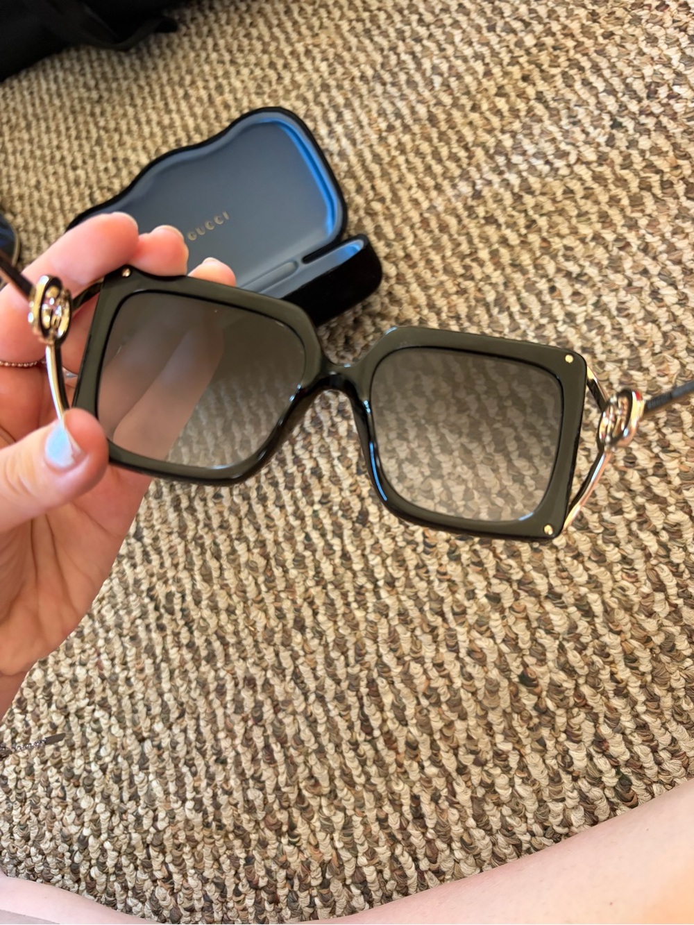 Gucci Oversized Rectangular Sunglasses - Picture 4 of 8